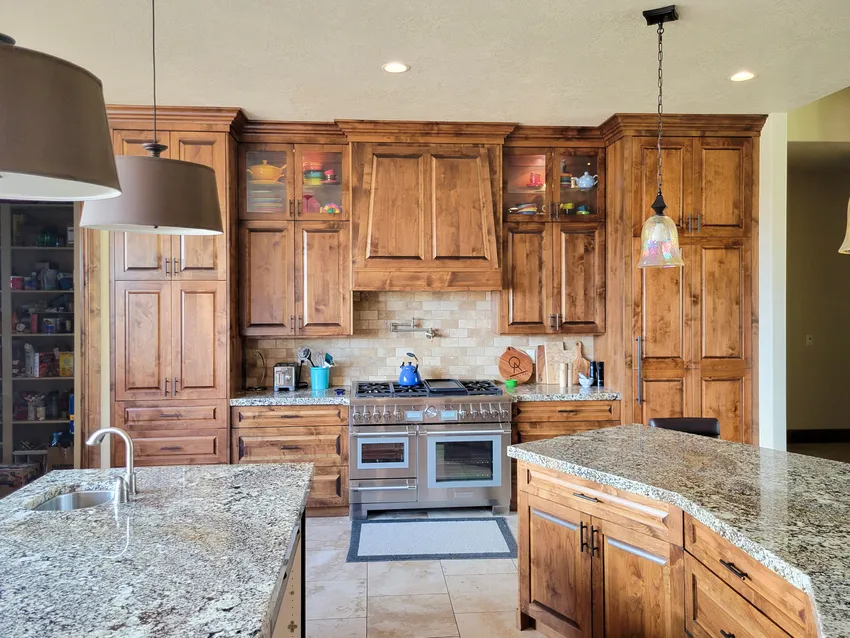 Beautifully finished kitchen remodel by Haggerty Construction in St. George, Utah